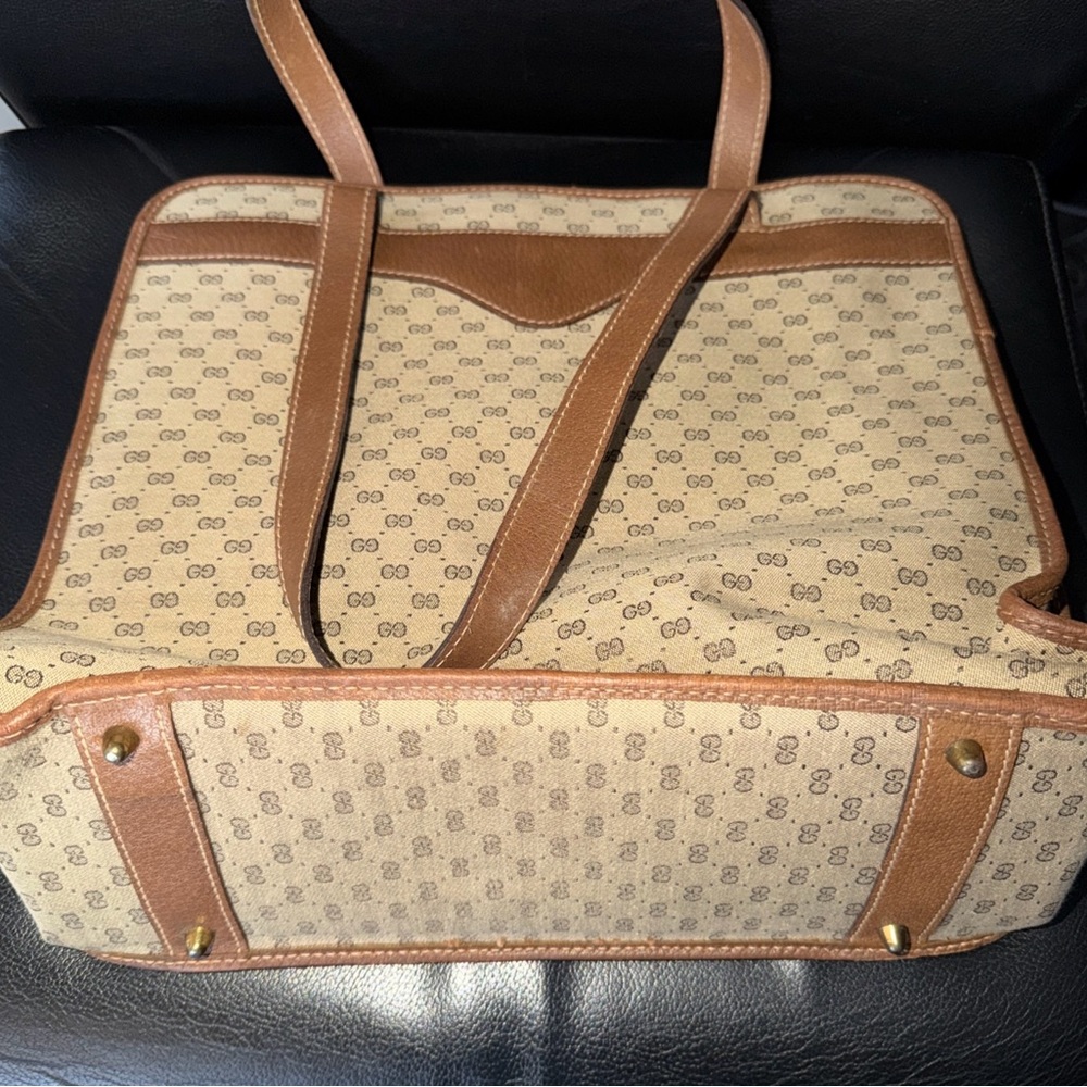 Gucci Beige and Brown GG Canvas Shoulder Tote Vintage - Picture 4 of 8
